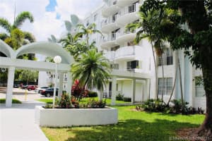 498 NW 165th St, Miami, FL 33169, Sold 11/30/21