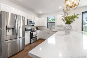 2375 SE 1st St, Homestead, FL 33033, Sold 10/28/21