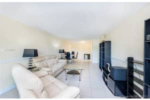 9441 SW 76th St APT V32, Miami, FL 33173, Sold 01/26/22