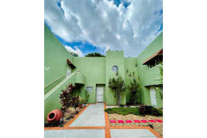 11091 NW 7th St, Miami, FL 33172, Sold 11/01/21