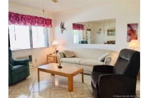 925 SW 11th Ave #18j, Hallandale Beach, FL 33009, Sold 10/19/21