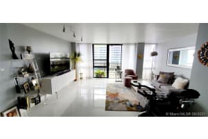 600 NE 36th St, Miami, FL 33137, Sold 11/12/21