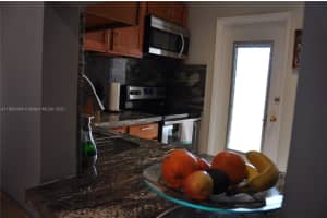 700 NE 14th Ave, Hallandale Beach, FL 33009, Sold 03/31/22
