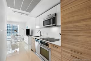 3301, 1300 Brickell Bay Dr #3505, Miami, FL 33131, Sold 10/22/21