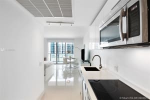 3301, 1300 Brickell Bay Dr #3505, Miami, FL 33131, Sold 10/22/21