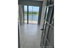 9682 Fontainebleau Blvd, Miami, FL 33172, Sold 11/03/21