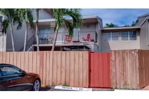 15690 SW 82nd Cir Ln, Miami, FL 33193, Sold 10/27/21