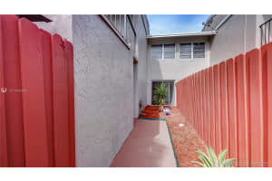 15690 SW 82nd Cir Ln, Miami, FL 33193, Sold 10/27/21