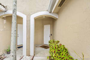 411 SW 120th Ave, Pembroke Pines, FL 33025, Sold 11/01/21