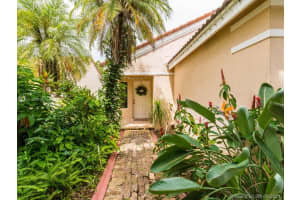 1565 Presidio Dr, Weston, FL 33327, Sold 12/03/21