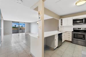 427 Golden Isles Dr #4b, Hallandale Beach, FL 33009, Sold 12/08/21