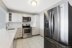427 Golden Isles Dr #4b, Hallandale Beach, FL 33009, Sold 12/08/21