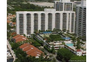 3610 Yacht Club Dr, Miami, FL 33180, Sold 11/19/21