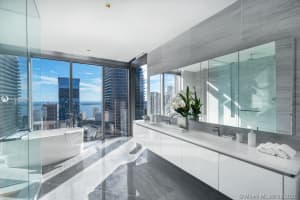 88 SW 7th St, Miami, FL 33130, Sold 12/03/21