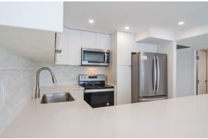 5701 Collins Ave, Miami, FL 33140, Sold 04/04/22
