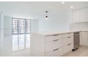 5701 Collins Ave, Miami, FL 33140, Sold 04/04/22