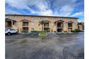 17425 NW 75th Pl, Hialeah, FL 33015, Sold 11/04/21