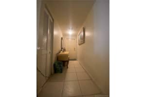 17425 NW 75th Pl, Hialeah, FL 33015, Sold 11/04/21