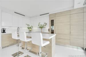 Add Building Entrance, 2127 Brickell Ave, Miami, FL 33129, Sold 01/13/22