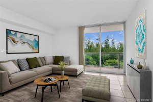 5077 NW 7th St, Miami, FL 33126, Sold 10/18/21