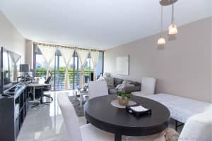 20500 W Country Club Dr, Aventura, FL 33180, Sold 01/04/22