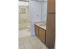 8075 SW 107th Ave, Miami, FL 33173, Sold 01/27/22