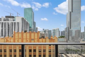 151 SE 1st St, Miami, FL 33131, Sold 12/20/21