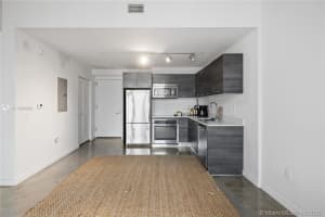 151 SE 1st St, Miami, FL 33131, Sold 12/20/21