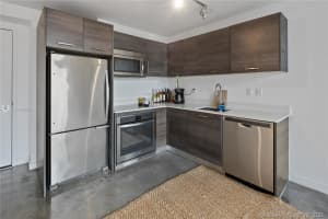 151 SE 1st St, Miami, FL 33131, Sold 12/20/21