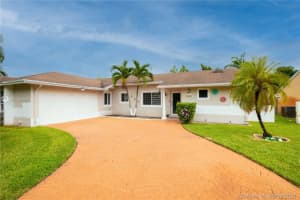 19655 NW 62nd Ct, Hialeah, FL 33015, Sold 11/12/21