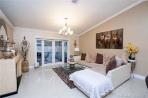 19655 NW 62nd Ct, Hialeah, FL 33015, Sold 11/12/21
