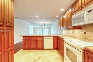 400 NW 127th Ave, Plantation, FL 33325, Sold 09/29/21