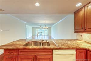 400 NW 127th Ave, Plantation, FL 33325, Sold 09/29/21