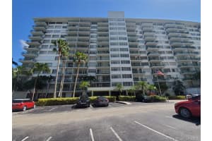 1408 Brickell Bay Dr # 907, Miami, FL 33131, Sold 10/22/21