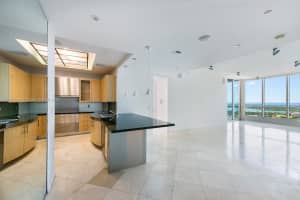 100 South Pointe Dr, Miami Beach, FL 33139, Sold 03/15/22