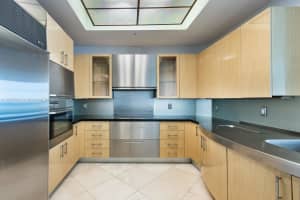 100 South Pointe Dr, Miami Beach, FL 33139, Sold 03/15/22