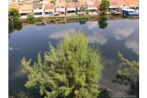 2735 W 52nd St, Hialeah, FL 33016, Sold 02/10/22