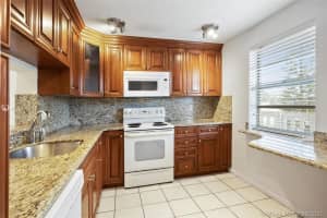 414 SE 10th St, Dania Beach, FL 33004, Sold 12/10/21