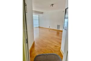 140 Meridian Ave, Miami Beach, FL 33139, Sold 06/30/22