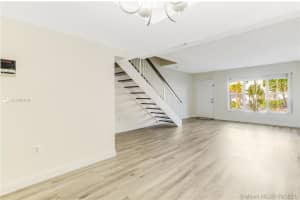 375 NW 86th Ct, Miami, FL 33126, Sold 10/29/21