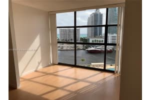 600 Parkview Dr # 1132, Hallandale Beach, FL 33009, Sold 12/17/21