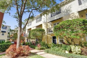 2285 NE 9th Ave, Wilton Manors, FL 33305, Sold 10/27/21