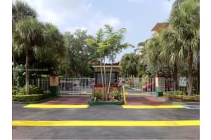 6902 N Kendall Dr APT E105, Pinecrest, FL 33156, Sold 12/20/21