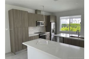 6743 NW 103rd Pl, Doral, FL 33178, Sold 02/15/22