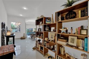 9810 NW 26th St, Doral, FL 33172, Sold 11/30/21