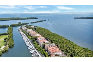 6022 Paradise Point Dr, Palmetto Bay, FL 33157, Sold 02/15/22