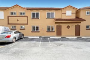 17308 NW 74th Ave, Hialeah, FL 33015, Sold 01/20/22