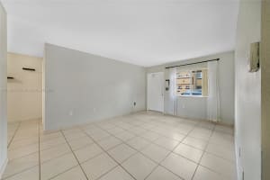 17308 NW 74th Ave, Hialeah, FL 33015, Sold 01/20/22