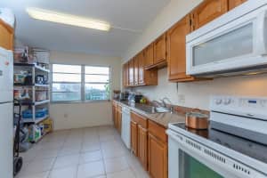 2801 NE 183rd St #502w, Aventura, FL 33160, Sold 03/15/22