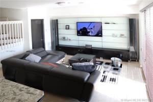 4873 NW 113th Pl, Doral, FL 33178, Sold 01/07/22